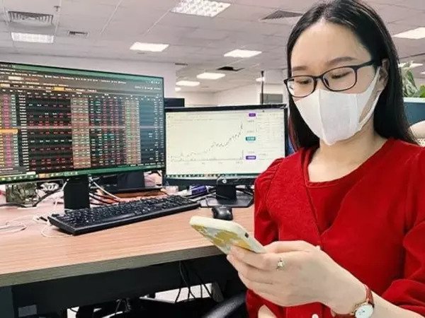 Chưa từng xảy ra: Gần 400.000 tài khoản chứng khoán bị đóng, rút khỏi thị trường trong tháng 10