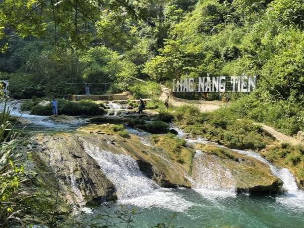 Thác Nàng Tiên: Vẻ đẹp tuyệt mỹ hoang sơ