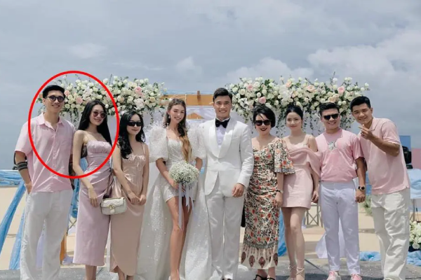 Visual đi ăn cưới của Đoàn Văn Hậu và Doãn Hải My từ lúc 'né nhau' đến khi công khai tình tứ bỗng hot trở lại
