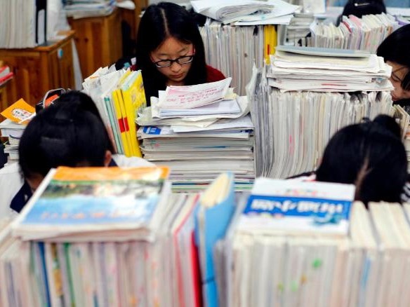 Bi hài người mẹ không dám nhận là giáo viên Toán vì con trai ‘đội sổ’