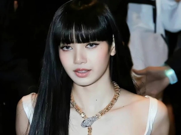 Viễn cảnh Lisa rời BLACKPINK và bị Trung Quốc cấm sóng