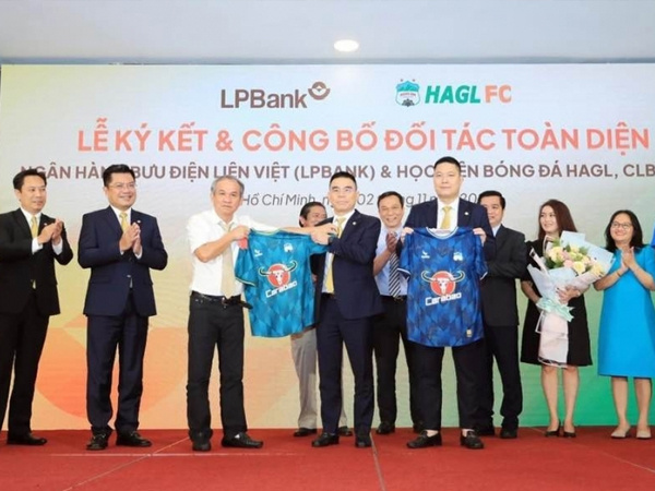 VFF 'tuýt còi' vụ CLB HAGL xin đổi tên