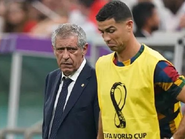 Ronaldo tái ngộ bạn thân ở ĐT Bồ Đào Nha, thầy cũ tiết lộ bị CR7 cạch mặt