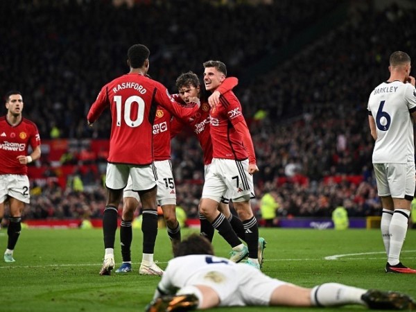 Nóng bảng xếp hạng Ngoại hạng Anh: MU áp sát top 4, Arsenal 'phả hơi nóng' Man City