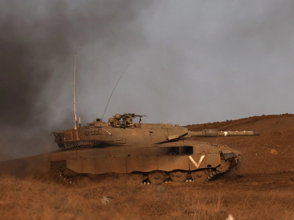 Israel không kích Syria đáp trả việc Cao nguyên Golan bị trúng tên lửa