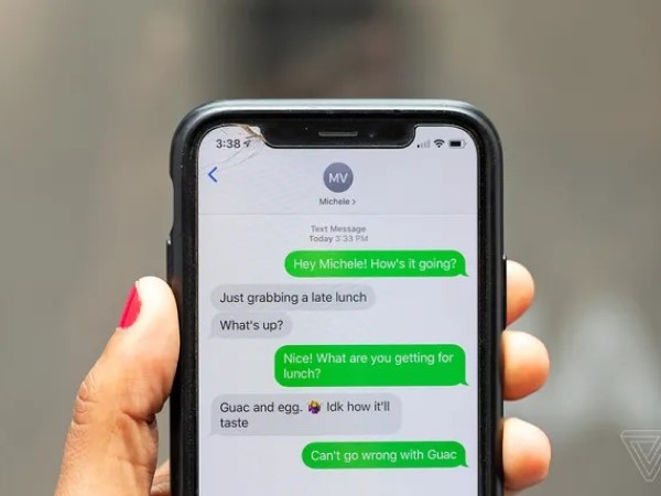 Google muốn ‘mượn tay’ nhà quản lý ép Apple mở iMessage