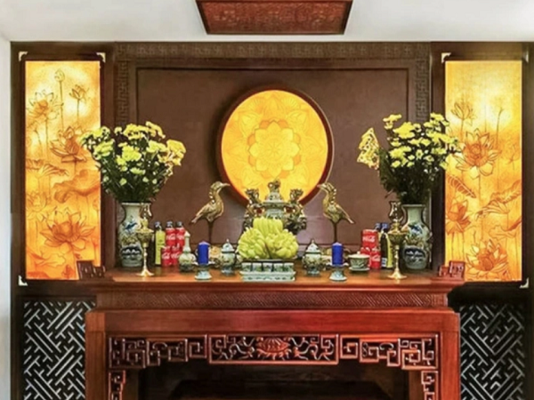 Hóa ra bàn thờ màu trắng lại mang ý nghĩa này trong phong thủy, chẳng trách nhiều chuyên gia khuyên không nên dùng