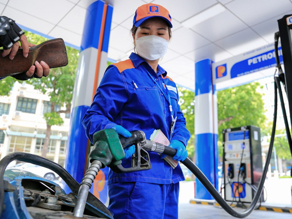 Giá xăng, dầu đồng loạt giảm