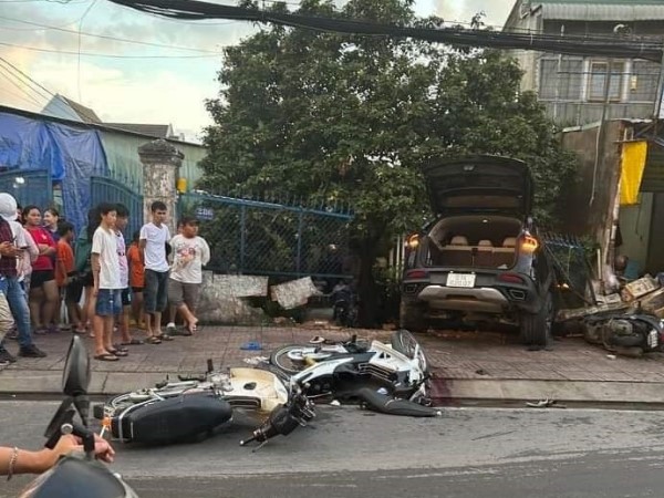 Vụ ô tô tông liên hoàn ở Thủ Đức khiến cô gái trẻ tử vong: Tài xế khai vừa nhậu xong