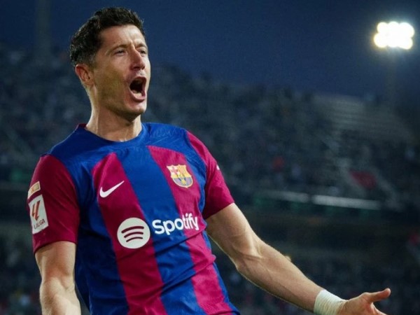 Barcelona ngược dòng thắng tân binh Alaves