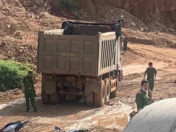 Tài xế lùi xe tông chết thanh niên 18 tuổi tại dự án cao tốc Chí Thạnh - Vân Phong