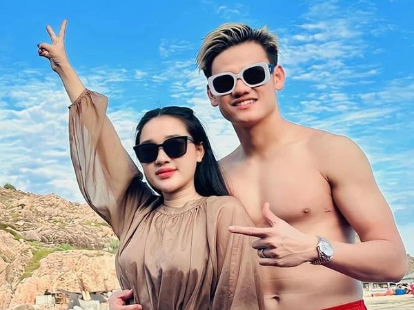 Vợ Hồ Tấn Tài, Thuỷ Tiên và chuyện 'nóc nhà' gây sốc vì chồng