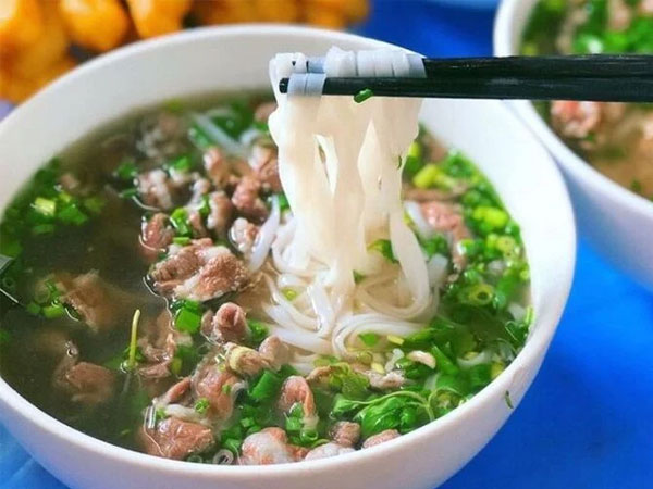 Ăn sáng món nước hay khô tốt hơn?
