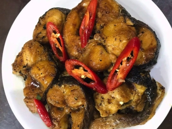 Cách làm cá lóc kho tiêu đậm đà chuẩn Nam Bộ
