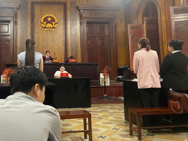 Y án sơ thẩm, bà Đặng Thùy Trang tiếp tục thua kiện hoa hậu Thùy Tiên