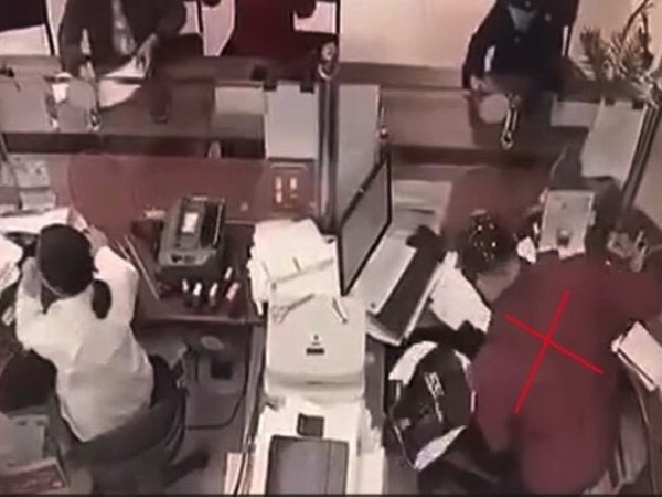 Ngân hàng thông tin về vụ người đàn ông xông vào trụ sở cướp tài sản