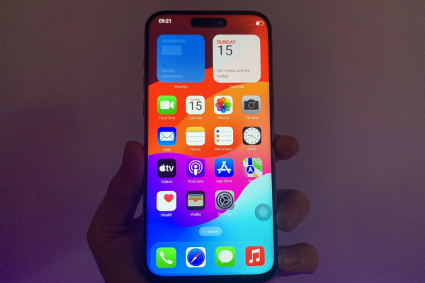 Đặt mua iPhone 15 Pro Max ngay trên website Apple, người dùng nhận về iPhone nhái chạy Android