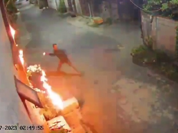 Truy tìm đối tượng ném bom xăng khiến một trẻ 4 tháng tuổi bị bỏng nặng