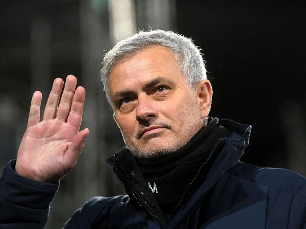 Mourinho lại gây bão khi chỉ trích trò cũ ăn vạ, so sánh với... VĐV bơi lội