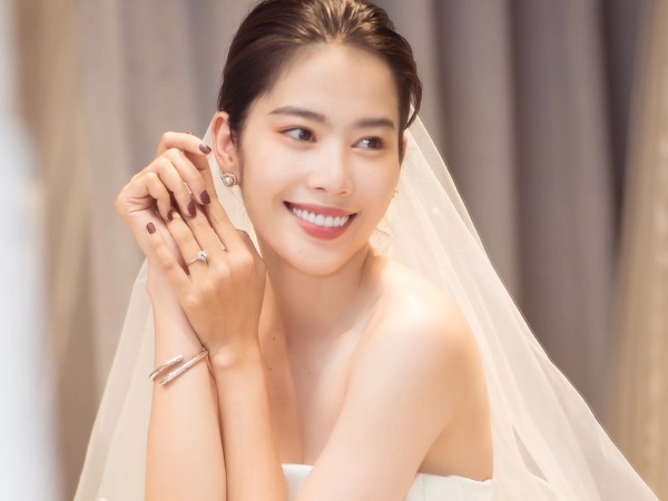 Nam Em khoe nhẫn cưới, có thái độ thế nào mà được đồn đoán sắp kết hôn?