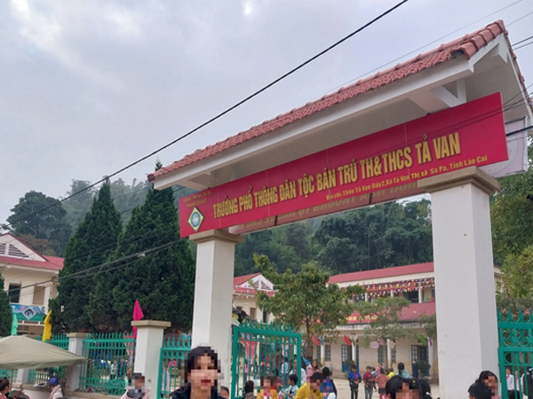 Quan hệ bất chính với nữ giáo viên cùng trường, hiệu trưởng bị cách chức