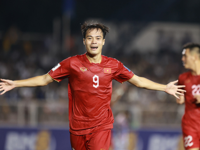 Văn Toàn tỏa sáng, tuyển Việt Nam hạ Philippines ở vòng loại World Cup