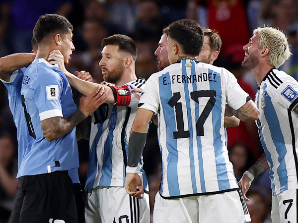 Argentina thua bạc nhược Uruguay: Ngày Messi nổi giận