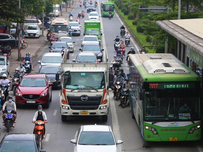 Đề xuất thay buýt nhanh Kim Mã - Yên Nghĩa bằng đường sắt đô thị