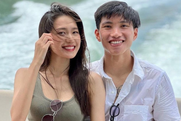 Cách hội cầu thủ nổi tiếng thể hiện tình yêu với 'nửa kia'