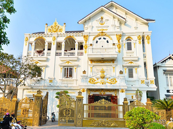 Đại gia Việt sở hữu biệt thự 'khủng', có cả du thuyền và trực thăng, vừa bị phạt vì vướng pháp lý