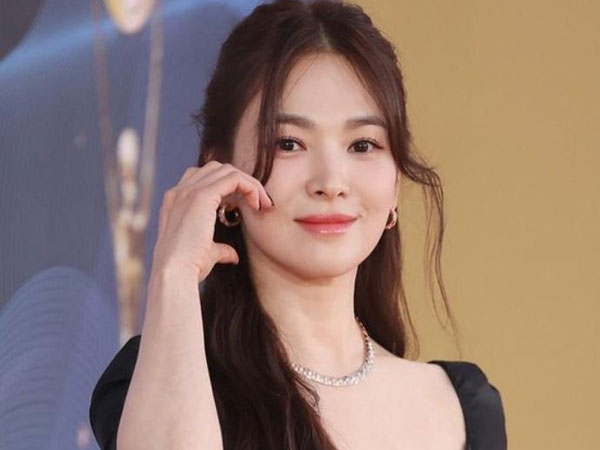 Song Hye Kyo khiến netizen tức giận khi có động thái đáp trả hậu trắng tay tại Oscar Hàn Quốc