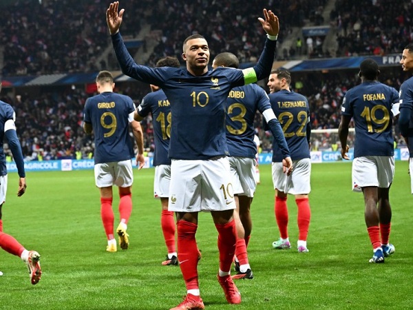 Mbappe lập hat-trick cho ĐT Pháp: Cán mốc 300 bàn, muốn bắt kịp Ronaldo - Messi