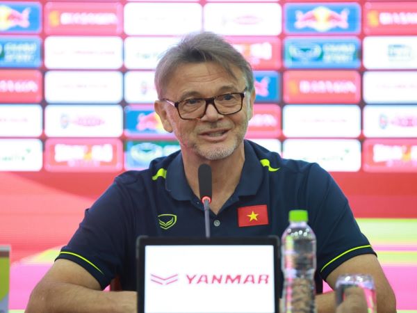 HLV Troussier: Tuyển Việt Nam đủ tự tin gây bất ngờ trước Iraq