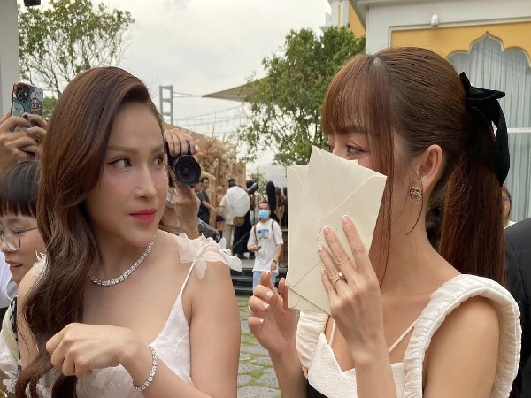 Puka chạm mặt Khả Như tại lễ cưới diễn viên Phương Lan