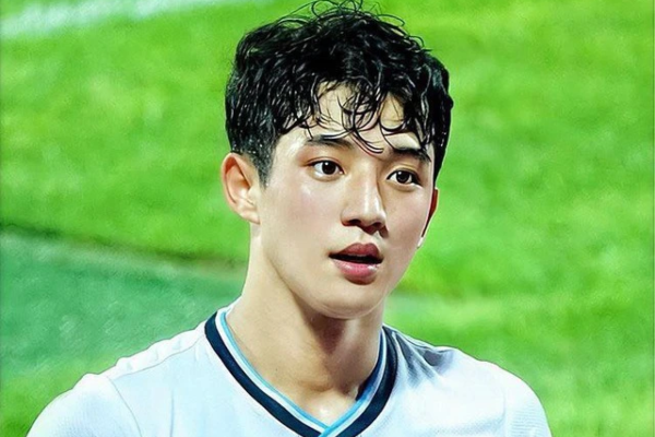 'Nam thần' tuyển Hàn Quốc từng khiến fan Việt dậy sóng vì quá điển trai, sau 3 năm hiện ra sao?