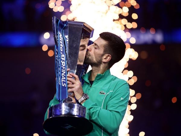 Djokovic qua mặt Federer, lập kỷ lục 7 lần vô địch ATP Finals