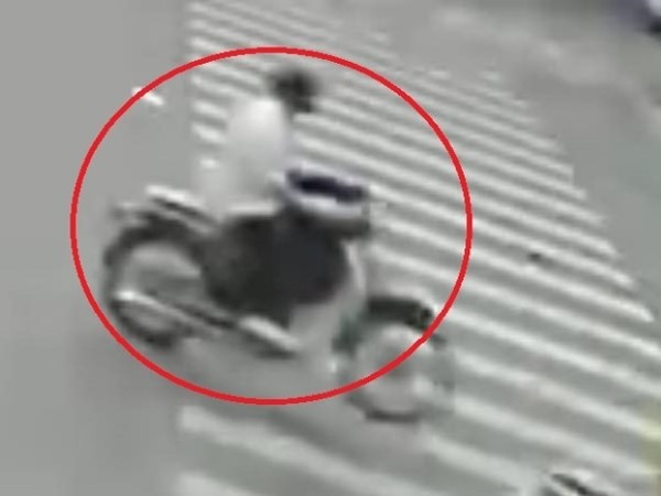 Truy tìm thanh niên tông chết cụ ông đi bộ ở Bình Dương