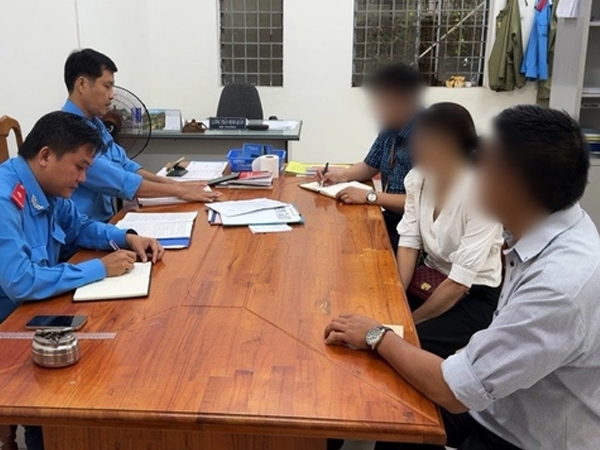 Phạt tiền, tước giấy phép lái xe tài xế bị nữ du khách tố chặt chém giá cước gấp 2,5 lần