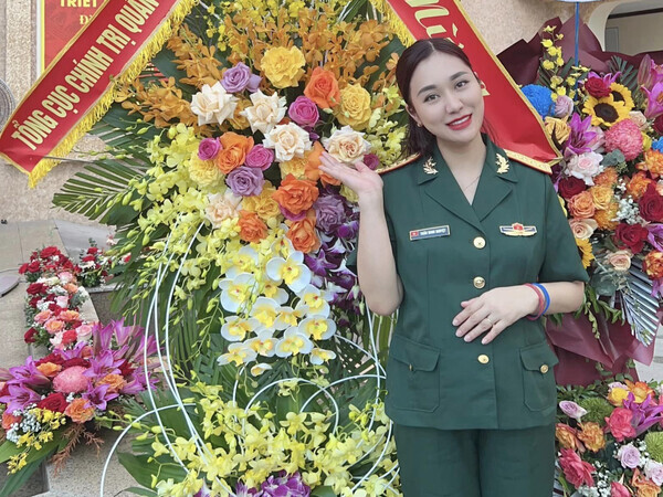 Vợ giảng viên của NSND Tự Long: Tôi chọn cách im lặng đi qua sóng gió