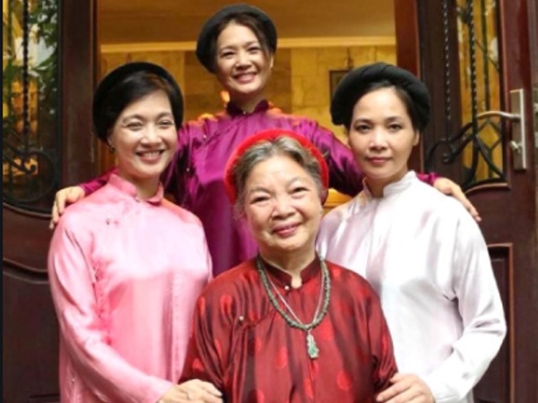 NSƯT sinh được 3 mỹ nhân Việt nổi tiếng: Ly hôn năm 33 tuổi, được ba người đàn ông hỏi cưới, giờ ra sao?