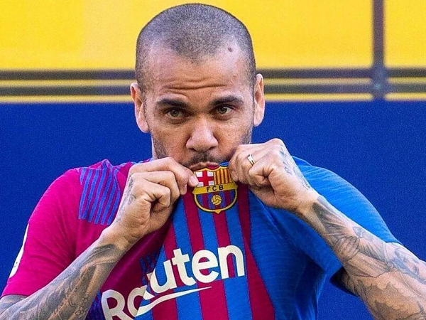 Văn phòng công tố yêu cầu án phạt cực nặng, Dani Alves nguy cơ ngồi tù gần 10 năm