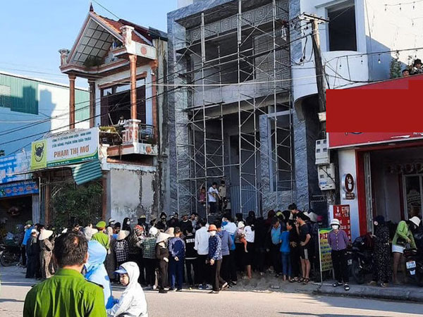 Vợ chồng ở Thái Bình tuyên bố vỡ hụi, hàng chục người mang quan tài đi tìm