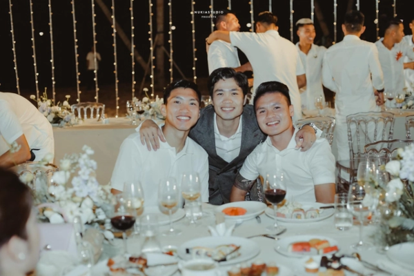 Lý do dàn cầu thủ nổi tiếng Văn Toàn, Công Phượng… vắng mặt ở đám cưới Đoàn Văn Hậu và Doãn Hải My
