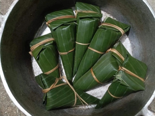 Độc đáo món bánh 'coóc mò' trong lễ thôi nôi của người Tày, Nùng
