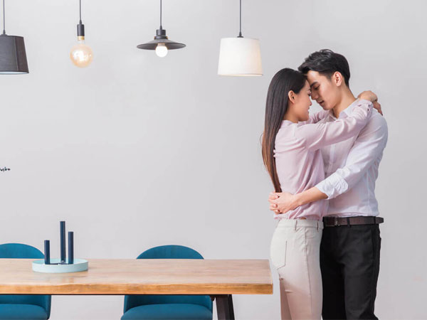 Đồng nghiệp nữ muốn 'xin' tôi đứa con, hứa sẽ không làm phiền
