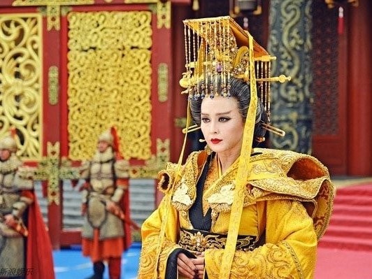 Võ Tắc Thiên thoái vị, ai cũng vui mừng, duy chỉ có 1 người khóc: 1 năm sau, chỉ mình người này sống sót