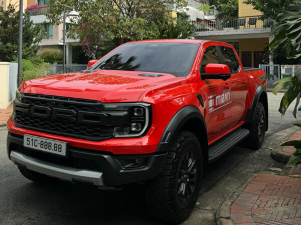 'Vịt hóa thiên nga', biển số ngũ quý 8 từ xe tải cũ gắn sang Ford Ranger Raptor