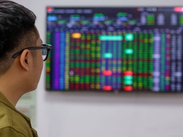 Hậu Vạn Thịnh Phát, Tân Hoàng Minh, 'dòng tiền thông minh' sẽ bớt thận trọng?