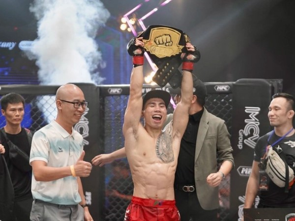 Nam 'Chou' chiến thắng nhà vô địch Nga giành đai MFC
