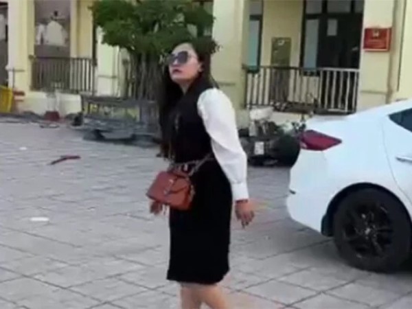 Danh tính người phụ nữ vào UBND xã lớn tiếng mắng chửi: 'Gọi trưởng công an xã ra đây gặp tao'